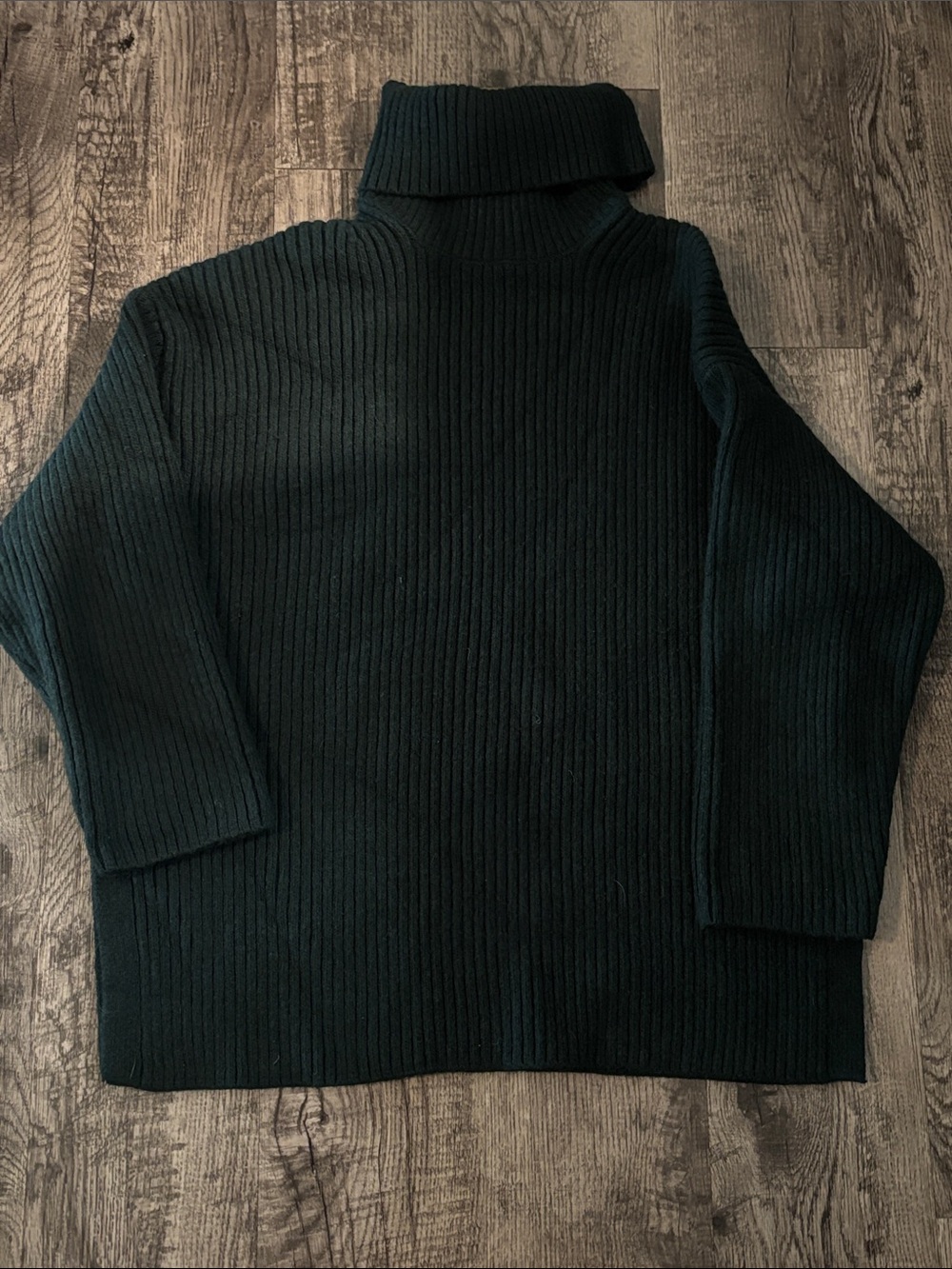 H & M Turtleneck Sweater - Dark Green - Size Large